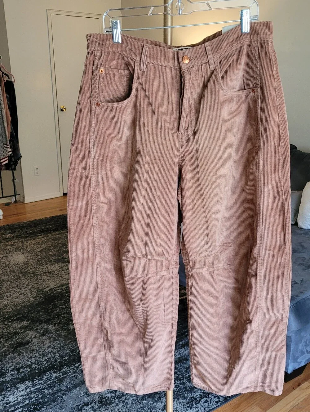 Free People We The Free Good Luck Mid-Rise Cord Barrel Pants Moca Brown Size 31 - Picture 10 of 16